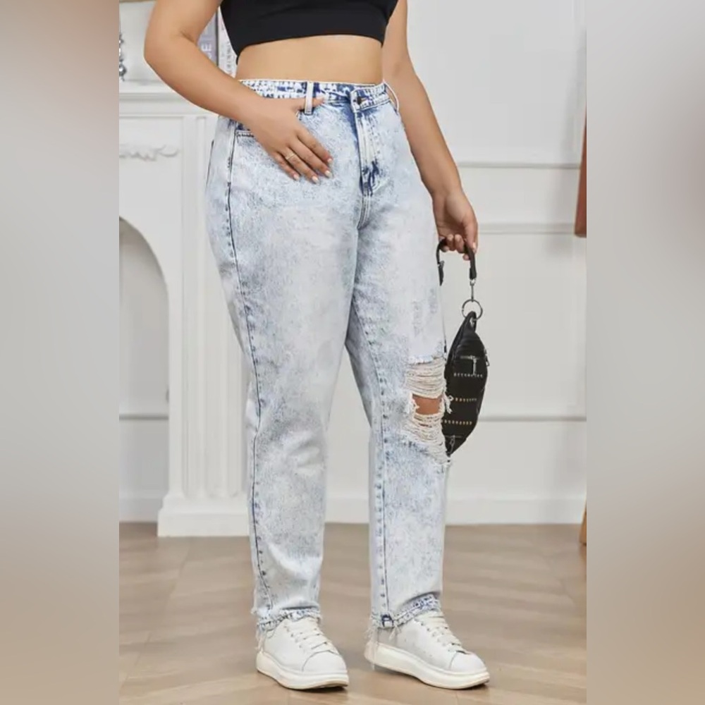 Waist 18” the iconic Light Wash Distressed Jeans